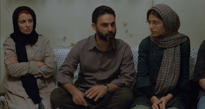 Os personagens Simin, Nader e Termeh em cena do filme A Separação (2011)
