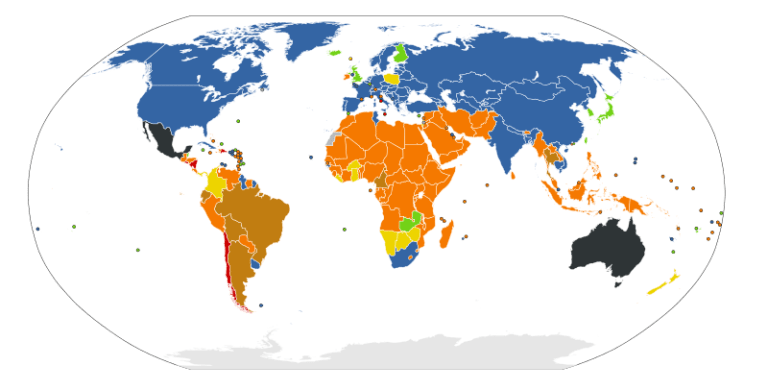 Situação jurídica do direito ao aborto, segundo dados de 2011 da ONU. Em azul, legalização em todos os casos. Em verde,  legalização em caso de estupro, risco de vida, problemas de saúde, fatores socioeconômicos ou má-formação do feto. Em marrom, caso do Brasil atual, legalizado em caso de estupro, risco de vida ou problemas de saúde. Em laranja, legalização em caso de risco de vida ou problemas de saúde Em preto, varia de região para região. Em vermelho o aborto é  proibido em todos os casos - a passar o  Estatuto do Nascituro, esta será a cor do Brasil.