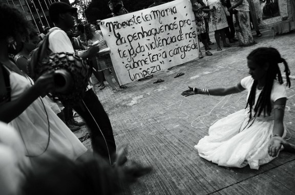 Bloco das Mulheres na Luta contra a Violência do Estado, partindo da Praça da Estação. Foto de Fora do Eixo no Flickr em CC, alguns direitos reservados.