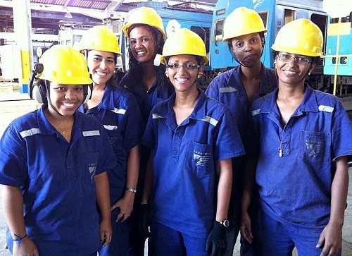 Soldadoras, mecânicas e pilotas da Supervia, empresa que administra trens no Rio de Janeiro. Foto de Guilherme Brito/G1.