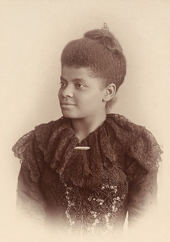 Ida B. Wells-Barnett, foto de Mary Garrity restaurada por Adam Cuerden, alguns direitos reservados.