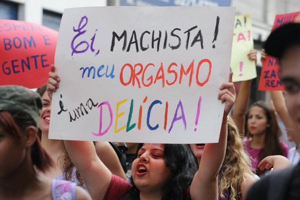Marcha das Vadias de Belo Horizonte 2012. Foto de Túlio Vianna no Facebook.