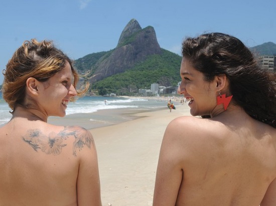 Topless coletivo acontecerá no dia 21 abertura do Verão no Rio (Foto: José Pedro Monteiro/Agência O Dia/Estadão Conteúdo)