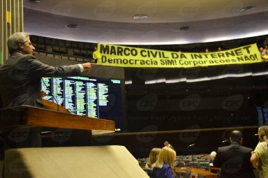 Deputado Alessandro Molon (PT-RJ), relator do Marco Civil. Foto de José Cruz/Agência Brasil.