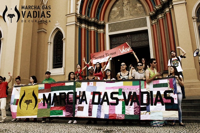 Marcha das Vadias Curitiba/PR - 2014. Foto de Renata J. Sembay no Facebook.