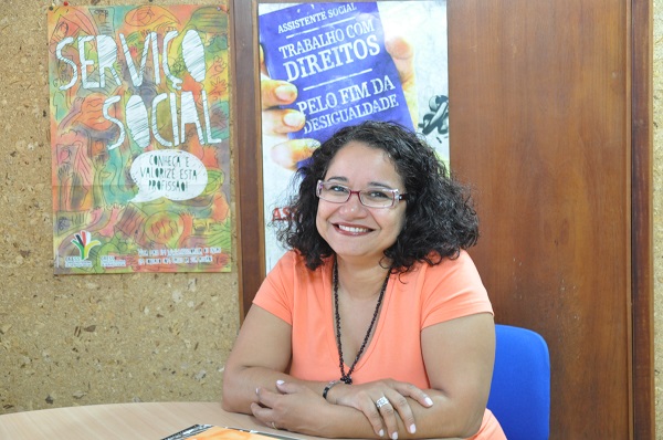 Esther Lemos, vice-presidente do Conselho Federal de Serviço Social. Foto de Amanda Vieira.