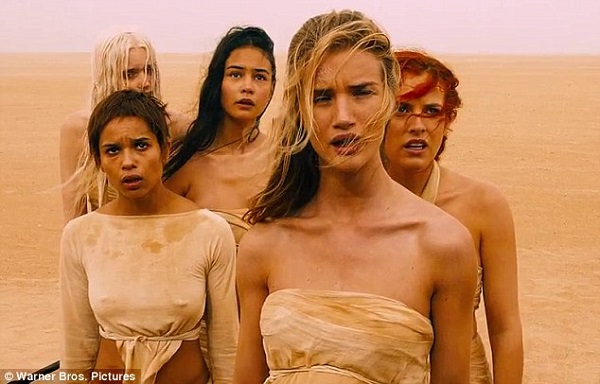 As cinco noivas em cena do filme Mad Max: Estrada da Fúria (2015).