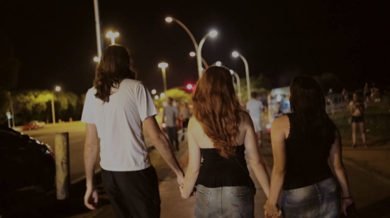 Cena do programa 'Amores Livres' do canal GNT que estreia em agosto. Imagem: divulgação.