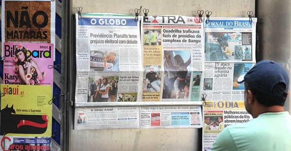 Banca de jornal na cidade do Rio de Janeiro. Foto de Julio Cesar Guimarães/UOL.