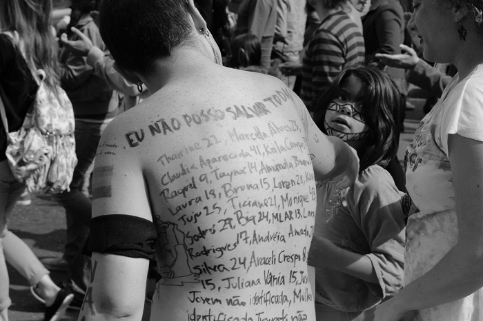 Marcha das Vadias Curitiba/PR 2015. Foto de Ke Sia no Facebook.