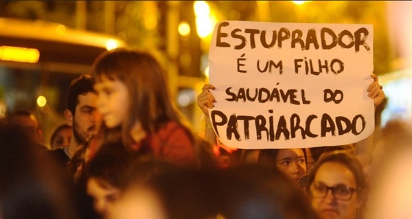 Maio/2016. Ato "Todas Por Elas" no centro de Florianópolis (SC) contra a cultura do estupro. Foto de Eduardo Valente/FramePhoto/Estadão Conteúdo.